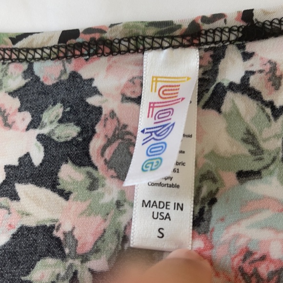 LolaRoe short sleeve Floral Prints Tunic/Dress Top - Picture 7 of 9